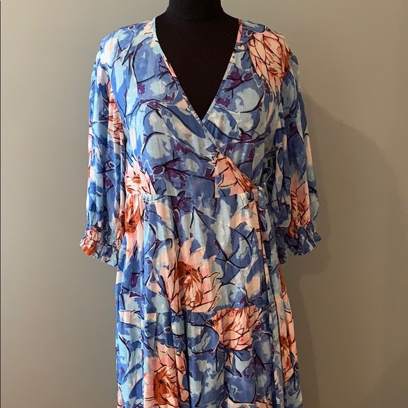 New with tags Urban Outfitters Floral Wrap Dress - Picture 3 of 10